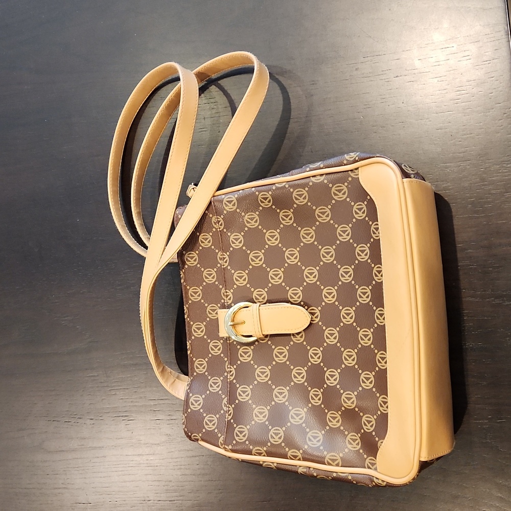 Kathy Ireland, purse